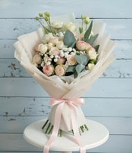 Букет цветов из:  Розы и Лизиантусы в Горный Тульская область