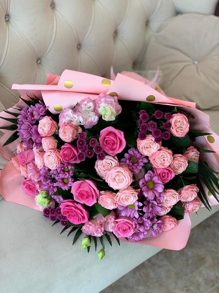 Букет цветов из: Хризантемы, Розы и Лизиантусы в Горный Тульская область