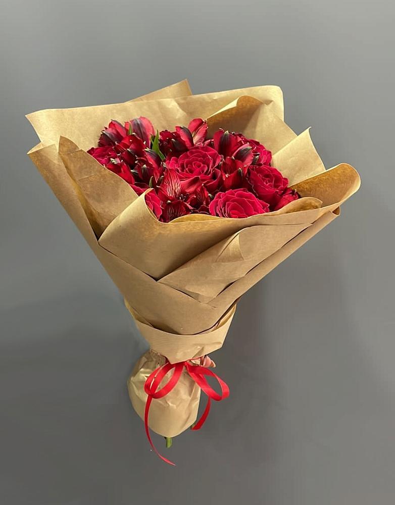 Букет цветов из: Альстромерии и Розы в Горный Тульская область