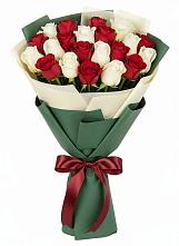 Букет Микс из красных и белых роз в Горный Тульская область