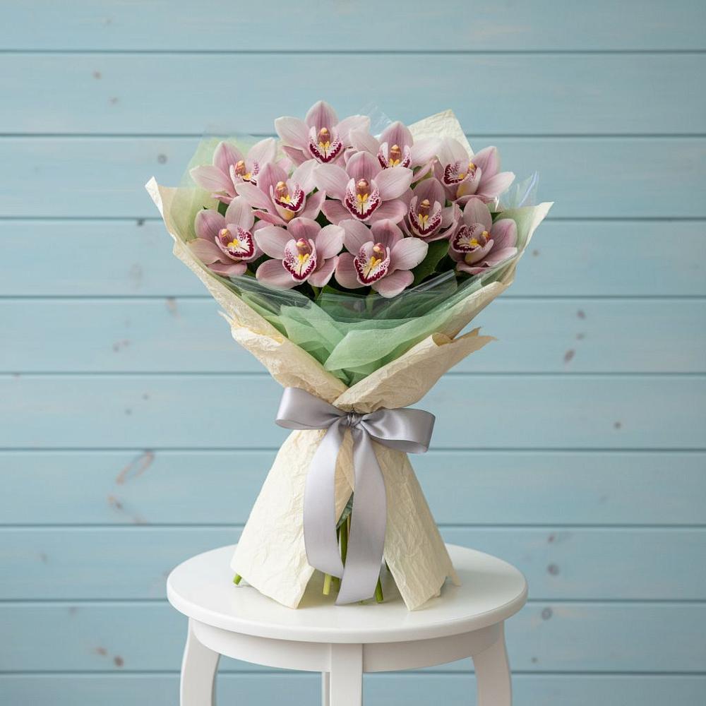 Букет цветов из: Орхидеи и Розы в Горный Тульская область