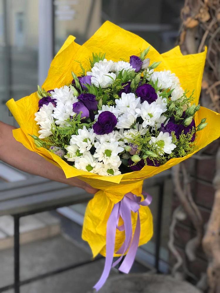 Букет цветов из: Ирисы, Хризантемы и Ромашки в Горный Тульская область
