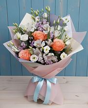 Букет цветов из:  Лизиантусы, Розы, Альстромерии и Гипсофила в Горный Тульская область