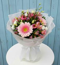 Букет цветов из:  Герберы, Альстромерии и Лизиантусы #REPLACE_PRED# Горный Тульская область