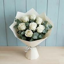 Букет Белые розы в Эвкалипте в Горный Тульская область