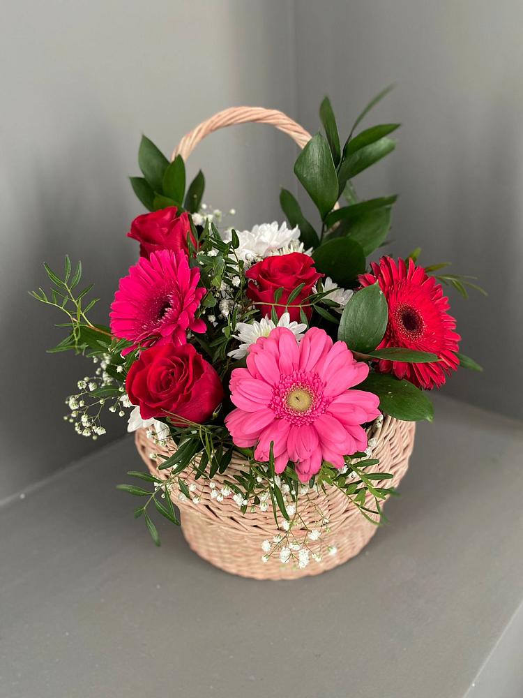 Цветочная композиция из Розы, Хризантемы и Герберы в корзине в Горный Тульская область