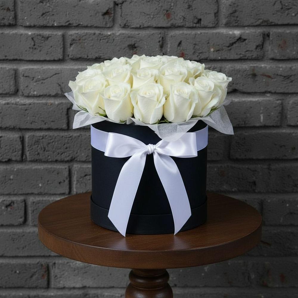 Цветочная композиция из Розы в шляпной коробке в Горный Тульская область