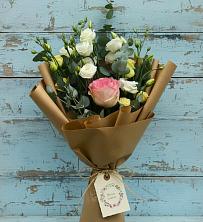 Букет цветов из:  Розы и Лизиантусы в Горный Тульская область