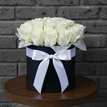 Цветочная композиция из Розы в шляпной коробке в Горный Тульская область